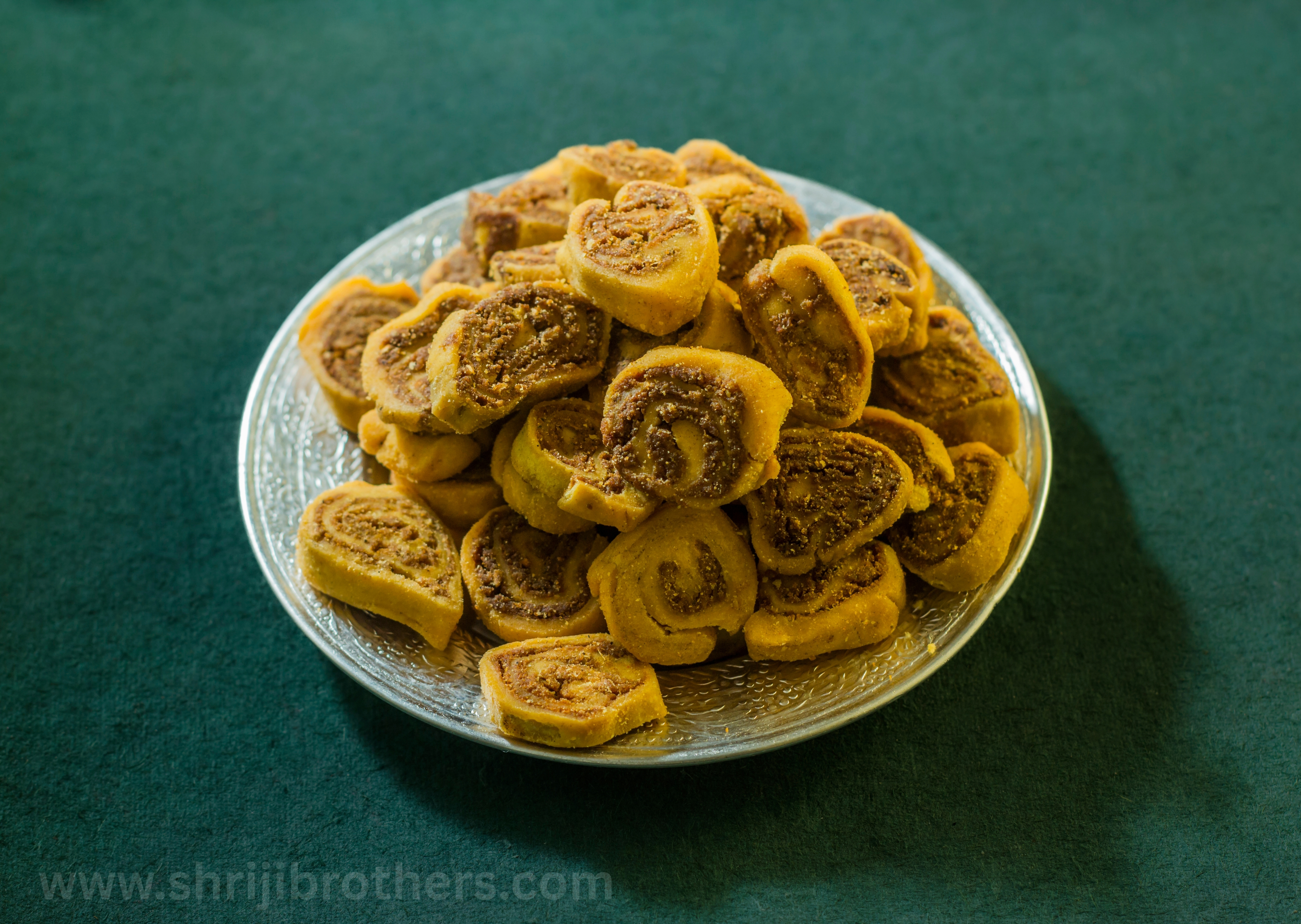 Garlic Bhakarwadi
